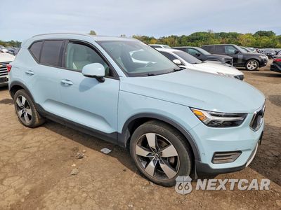 Czwarte zdjęcie samochodu z boku: 2019 VOLVO XC40 T5 MOMENTUM VIN:YV4162UK0K2104423 - miniatura
