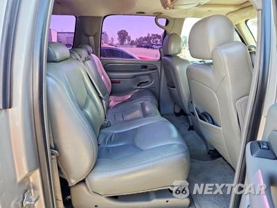 Zdjęcie 11 z 13 samochodu: 2005 GMC YUKON XL DENALI VIN:1GKFK66U05J217362 - miniatura