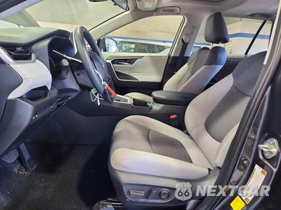 Zdjęcie 7 z 14 samochodu: 2025 TOYOTA RAV4 HYBRID XLE VIN:JTMRWRFV4SJ072698 - miniatura
