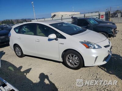Czwarte zdjęcie samochodu z boku: 2014 TOYOTA PRIUS V TWO VIN:JTDZN3EU7E3304440 - miniatura
