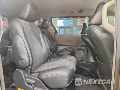 Zdjęcie 11 z 13 samochodu: 2012 TOYOTA SIENNA SPORT VIN:5TDXK3DC4CS188473 - miniatura