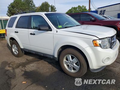 Czwarte zdjęcie samochodu z boku: 2010 FORD ESCAPE XLT VIN:1FMCU9DG8AKD28362 - miniatura