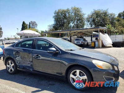 Czwarte zdjęcie samochodu z boku: 2012 VOLVO S60 T5 VIN:YV1622FS0C2083912 - miniatura