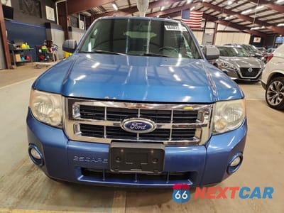 Piąte zdjęcie samochodu w środku: 2010 FORD ESCAPE XLT VIN:1FMCU0D7XAKB28529 - miniatura