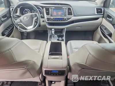Zdjęcie 8 z 12 samochodu: 2016 TOYOTA HIGHLANDER XLE VIN:5TDJKRFH3GS331274 - miniatura