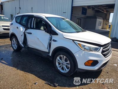 Czwarte zdjęcie samochodu z boku: 2018 FORD ESCAPE S VIN:1FMCU0F76JUA33113 - miniatura