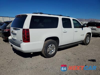 Trzecie zdjęcie samochodu z tyłu: 2010 CHEVROLET SUBURBAN C1500 LS VIN:1GNUCHE02AR172048 - miniatura