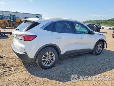 Trzecie zdjęcie samochodu z tyłu: 2021 FORD ESCAPE SE VIN:1FMCU0G68MUA36122 - miniatura