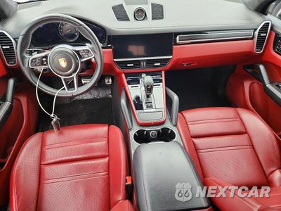 Zdjęcie 8 z 13 samochodu: 2021 PORSCHE CAYENNE GTS VIN:WP1AG2AY3MDA34379 - miniatura