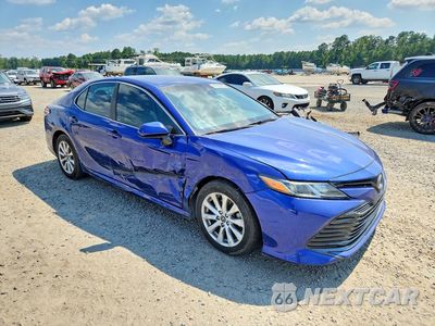 Czwarte zdjęcie samochodu z boku: 2018 TOYOTA CAMRY LE VIN:4T1B11HK4JU656371 - miniatura