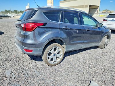 Trzecie zdjęcie samochodu z tyłu: 2019 FORD ESCAPE TITANIUM VIN:1FMCU0J94KUB58475 - miniatura