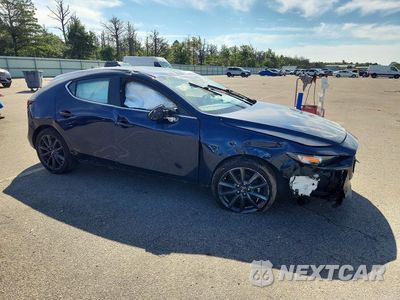 Czwarte zdjęcie samochodu z boku: 2021 MAZDA 3 PREFERRED VIN:JM1BPBLL3M1404206 - miniatura