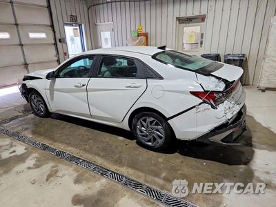 Drugie zdjęcie samochodu z przodu: 2025 HYUNDAI ELANTRA HYBRID BLUE VIN:KMHLM4DJ7SU122373 - miniatura