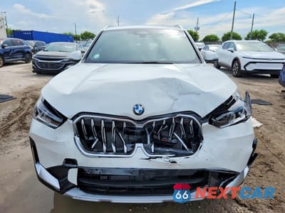Piąte zdjęcie samochodu w środku: 2027 BMW X1 XDRIVE28I VIN:WBX73EF00V5763160 - miniatura