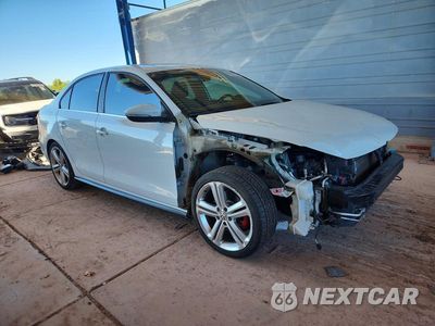 Czwarte zdjęcie samochodu z boku: 2017 VOLKSWAGEN JETTA GLI VIN:3VW4T7AJ9HM213334 - miniatura