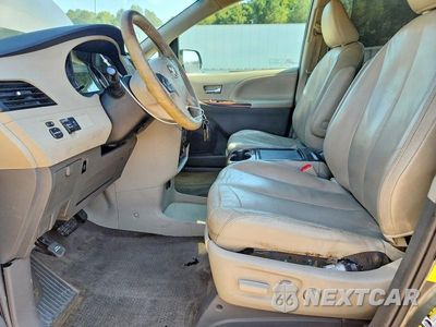 Zdjęcie 7 z 13 samochodu: 2012 TOYOTA SIENNA XLE 8-PASSENGER VIN:5TDYK3DC3CS266391 - miniatura