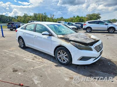 Czwarte zdjęcie samochodu z boku: 2017 HYUNDAI SONATA VIN:5NPE24AF1HH496337 - miniatura