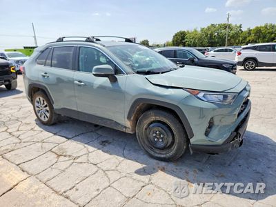 Czwarte zdjęcie samochodu z boku: 2021 TOYOTA RAV4 XLE PREMIUM VIN:2T3C1RFV7MW135561 - miniatura