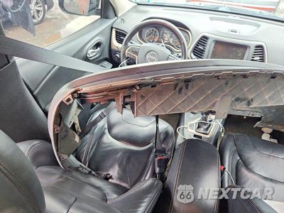 Zdjęcie 8 z 13 samochodu: 2015 JEEP CHEROKEE LATITUDE VIN:1C4PJMCB3FW578096 - miniatura