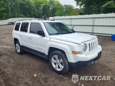 Czwarte zdjęcie samochodu z boku: 2016 JEEP PATRIOT LATITUDE VIN:1C4NJRFBXGD657830 - miniatura