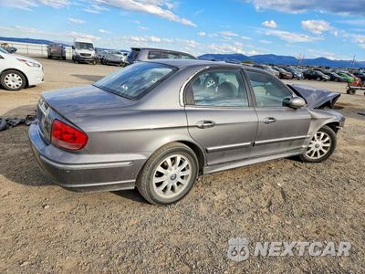 Trzecie zdjęcie samochodu z tyłu: 2004 HYUNDAI SONATA GLS VIN:KMHWF35H44A968686 - miniatura
