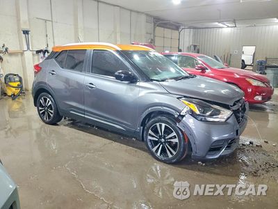 Czwarte zdjęcie samochodu z boku: 2020 NISSAN KICKS SR VIN:3N1CP5DV8LL518377 - miniatura