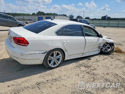 Trzecie zdjęcie samochodu z tyłu: 2015 VOLKSWAGEN PASSAT SE VIN:1VWBV7A33FC074206 - miniatura