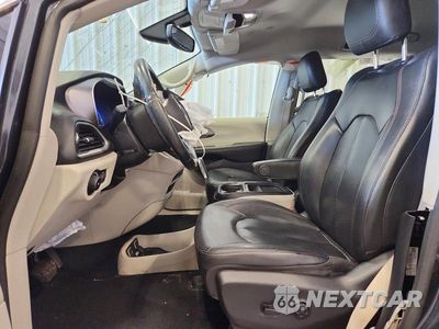 Zdjęcie 7 z 13 samochodu: 2020 CHRYSLER PACIFICA TOURING L VIN:2C4RC1BG6LR138876 - miniatura