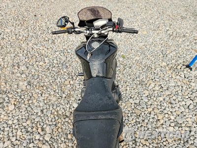 Zdjęcie 6 z 9 samochodu: 2016 YAMAHA FZ09 VIN:JYARN33E5GA009861 - miniatura