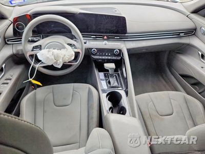 Zdjęcie 8 z 12 samochodu: 2024 HYUNDAI ELANTRA BLUE VIN:KMHLM4DJ3RU106665 - miniatura