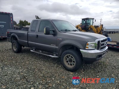 Czwarte zdjęcie samochodu z boku: 2003 FORD F-350 SUPER DUTY VIN:1FTSX31P53ED52192 - miniatura