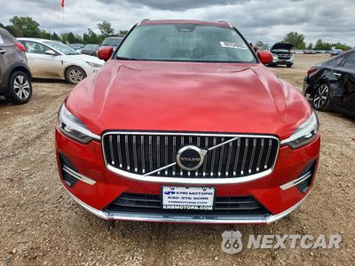 Piąte zdjęcie samochodu w środku: 2023 VOLVO XC60 PLUS VIN:YV4L12RE2P1256890 - miniatura