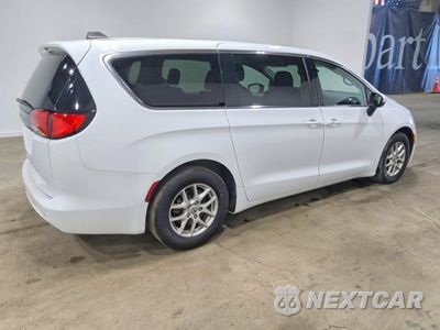 Trzecie zdjęcie samochodu z tyłu: 2023 CHRYSLER VOYAGER LX VIN:2C4RC1CGXPR615684 - miniatura