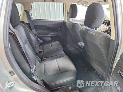 Zdjęcie 10 z 12 samochodu: 2018 MITSUBISHI OUTLANDER SE VIN:JA4AD3A30JZ021179 - miniatura