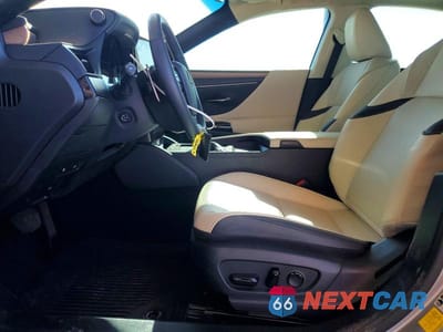 Zdjęcie 7 z 13 samochodu: 2025 LEXUS ES 300H BASE VIN:58ADA1C13SU054370 - miniatura