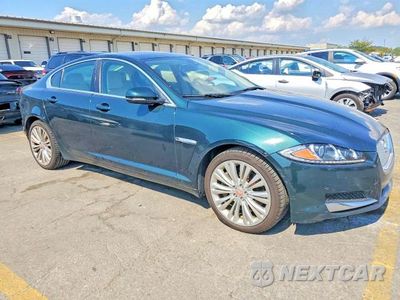 Czwarte zdjęcie samochodu z boku: 2015 JAGUAR XF 2.0T PREMIUM VIN:SAJWA0FS2FPU69995 - miniatura