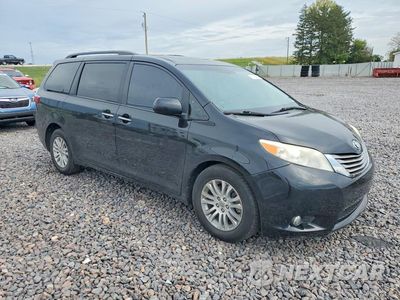 Czwarte zdjęcie samochodu z boku: 2016 TOYOTA SIENNA XLE 8-PASSENGER VIN:5TDYK3DC5GS719013 - miniatura