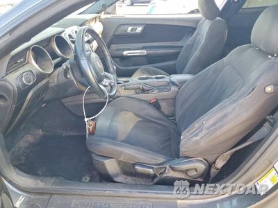 Zdjęcie 7 z 13 samochodu: 2020 FORD MUSTANG VIN:1FA6P8TH1L5163369 - miniatura
