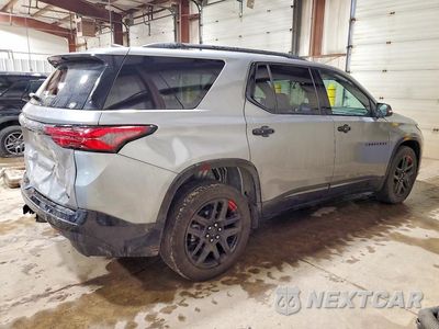 Trzecie zdjęcie samochodu z tyłu: 2023 CHEVROLET TRAVERSE PREMIER VIN:1GNEVKKW9PJ323706 - miniatura