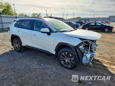 Czwarte zdjęcie samochodu z boku: 2022 TOYOTA RAV4 XLE PREMIUM VIN:JTMB6RFV7ND060971 - miniatura