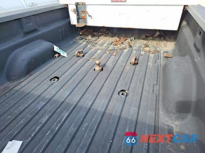 Zdjęcie 10 z 13 samochodu: 2017 CHEVROLET SILVERADO K3500 VIN:1GC3KYCY8HZ292348 - miniatura