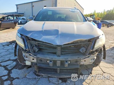 Piąte zdjęcie samochodu w środku: 2017 LINCOLN MKC PREMIERE VIN:5LMCJ1C94HUL55437 - miniatura
