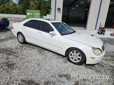 Czwarte zdjęcie samochodu z boku: 2000 MERCEDES-BENZ S 430 VIN:WDBNG70JXYA103613 - miniatura