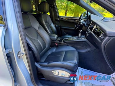 Piąte zdjęcie samochodu w środku: 2020 PORSCHE MACAN S VIN:WP1AB2A56LLB34775 - miniatura