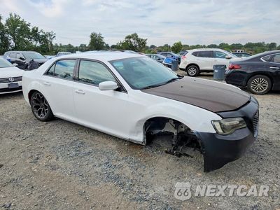 Czwarte zdjęcie samochodu z boku: 2019 CHRYSLER 300 S VIN:2C3CCABG0KH536034 - miniatura