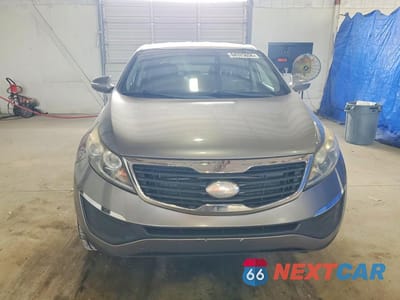 Piąte zdjęcie samochodu w środku: 2013 KIA SPORTAGE LX VIN:KNDPBCA29D7405099 - miniatura