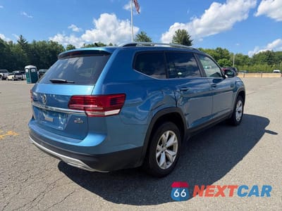 Czwarte zdjęcie samochodu z boku: 2019 VOLKSWAGEN ATLAS SE VIN:1V2UR2CA3KC548517 - miniatura