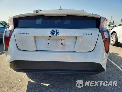Zdjęcie 6 z 12 samochodu: 2016 TOYOTA PRIUS FOUR VIN:JTDKARFU3G3509285 - miniatura