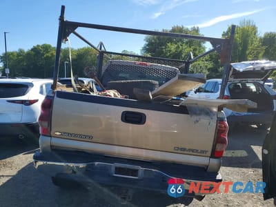Zdjęcie 6 z 12 samochodu: 2005 CHEVROLET SILVERADO K2500 HEAVY DUTY VIN:1GCHK23U85F881767 - miniatura