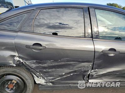 Zdjęcie 10 z 12 samochodu: 2018 FORD FOCUS S VIN:1FADP3E24JL274784 - miniatura